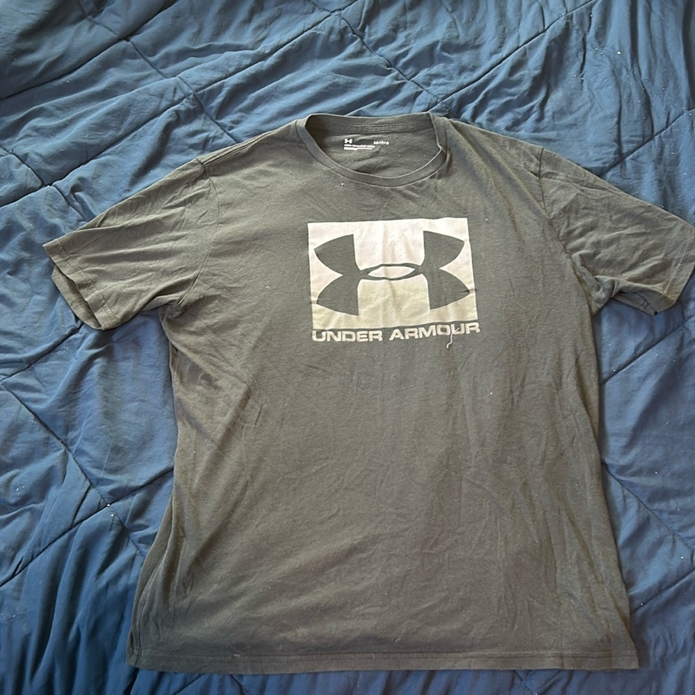 Under Armour t shirt.